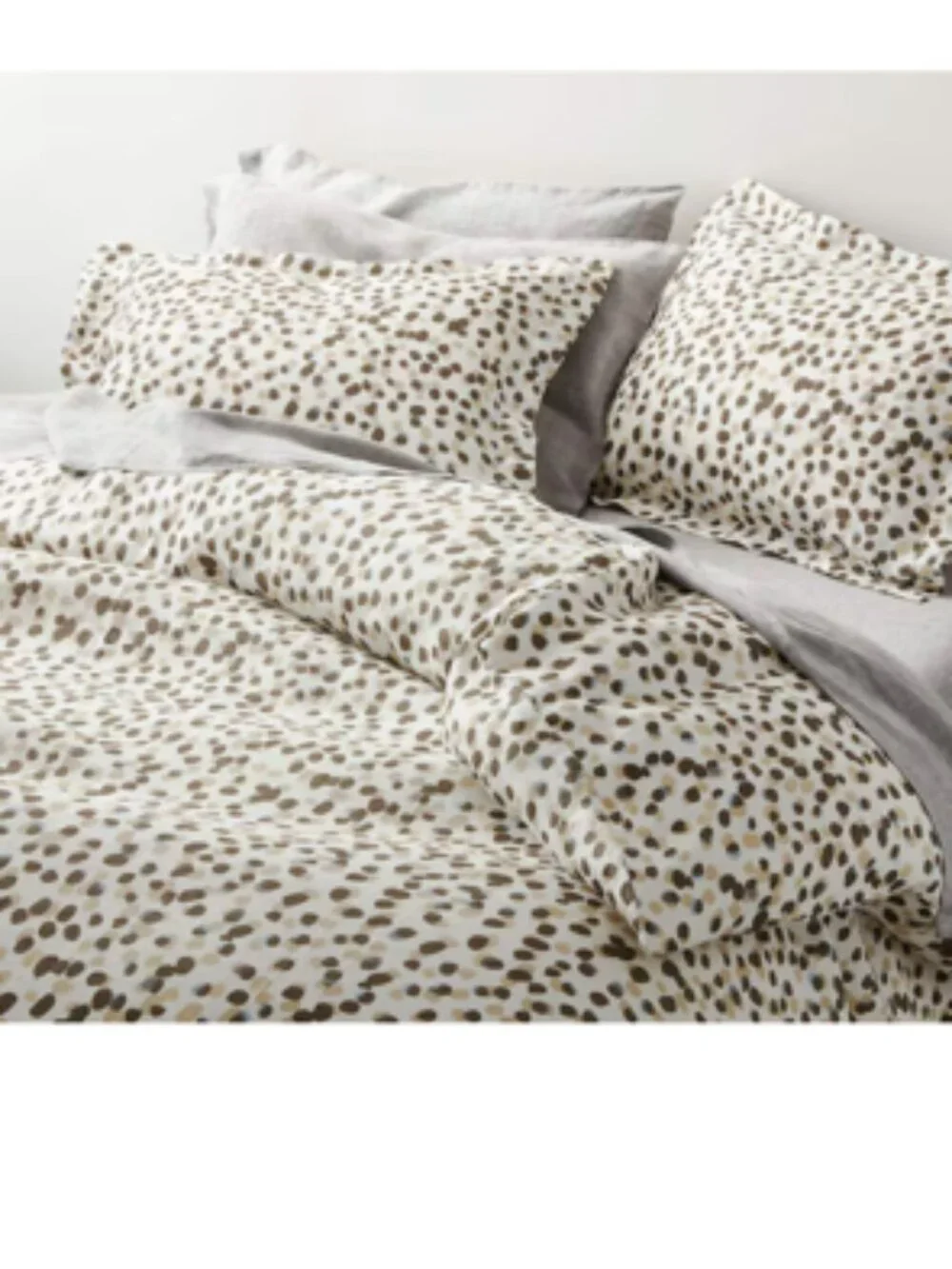 Crate & Barrel Mirasol King Hemp Duvet Cover & 2 Euro Shams